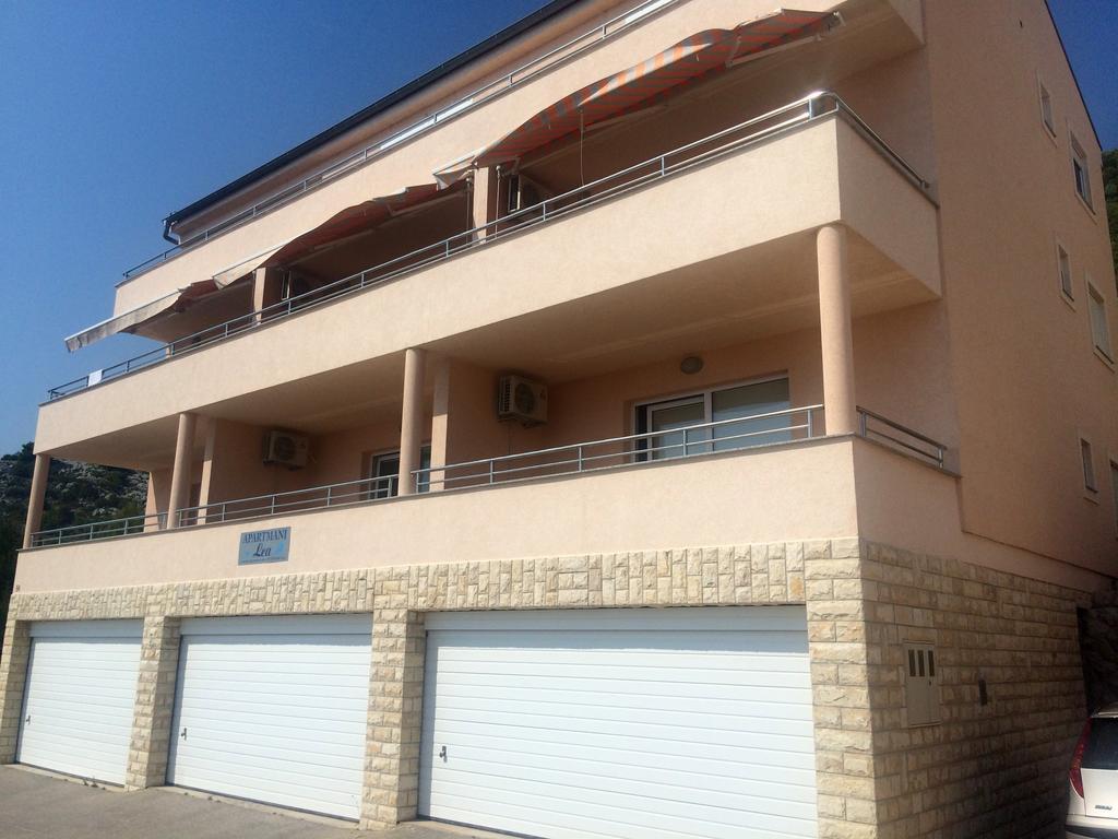 Lea Apartments Drage Luaran gambar